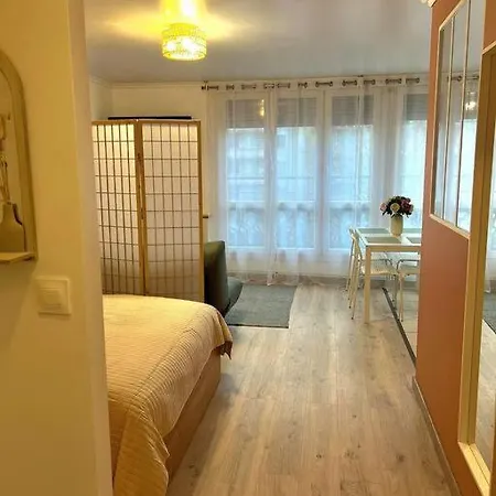 Grand Studio Proche Centre *
